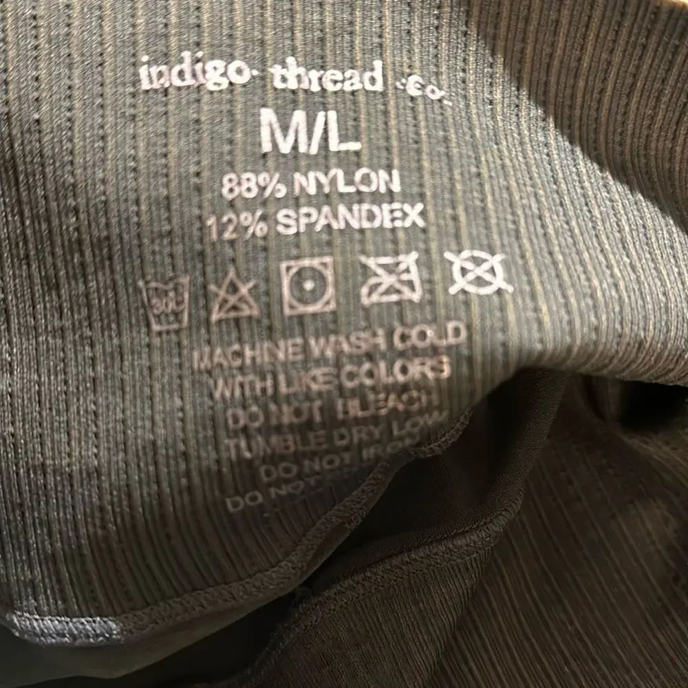 Indigo Thread Co. Leggings Woman’s Size M/L - Picture 4 of 5